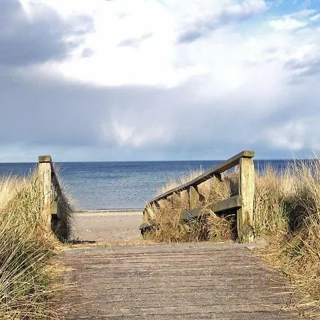 Ostseebrise-im-ferienhaus-flair-am-meer
